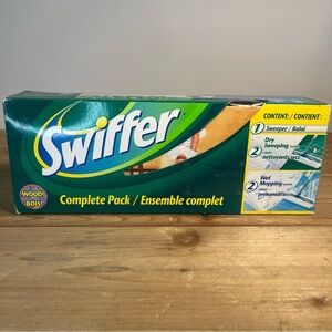 SWIFFER Complete Pack, Old Stock Swiffer Sweeper + Dry Sweeping Clothes New